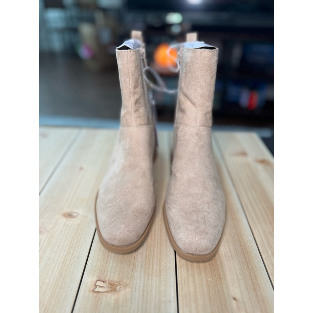 Women's Ashely Low Block Ankle Boots with Memory Foam Insole - Universal Thread™ - Picture 3 of 7